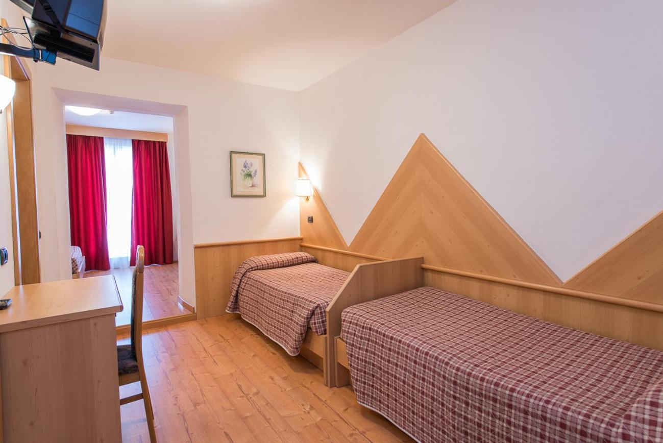 Hotel Italia Castello-Molina di Fiemme Εξωτερικό φωτογραφία