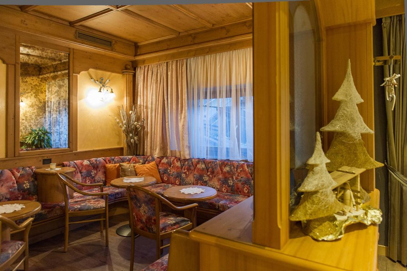 Hotel Italia Castello-Molina di Fiemme Εξωτερικό φωτογραφία