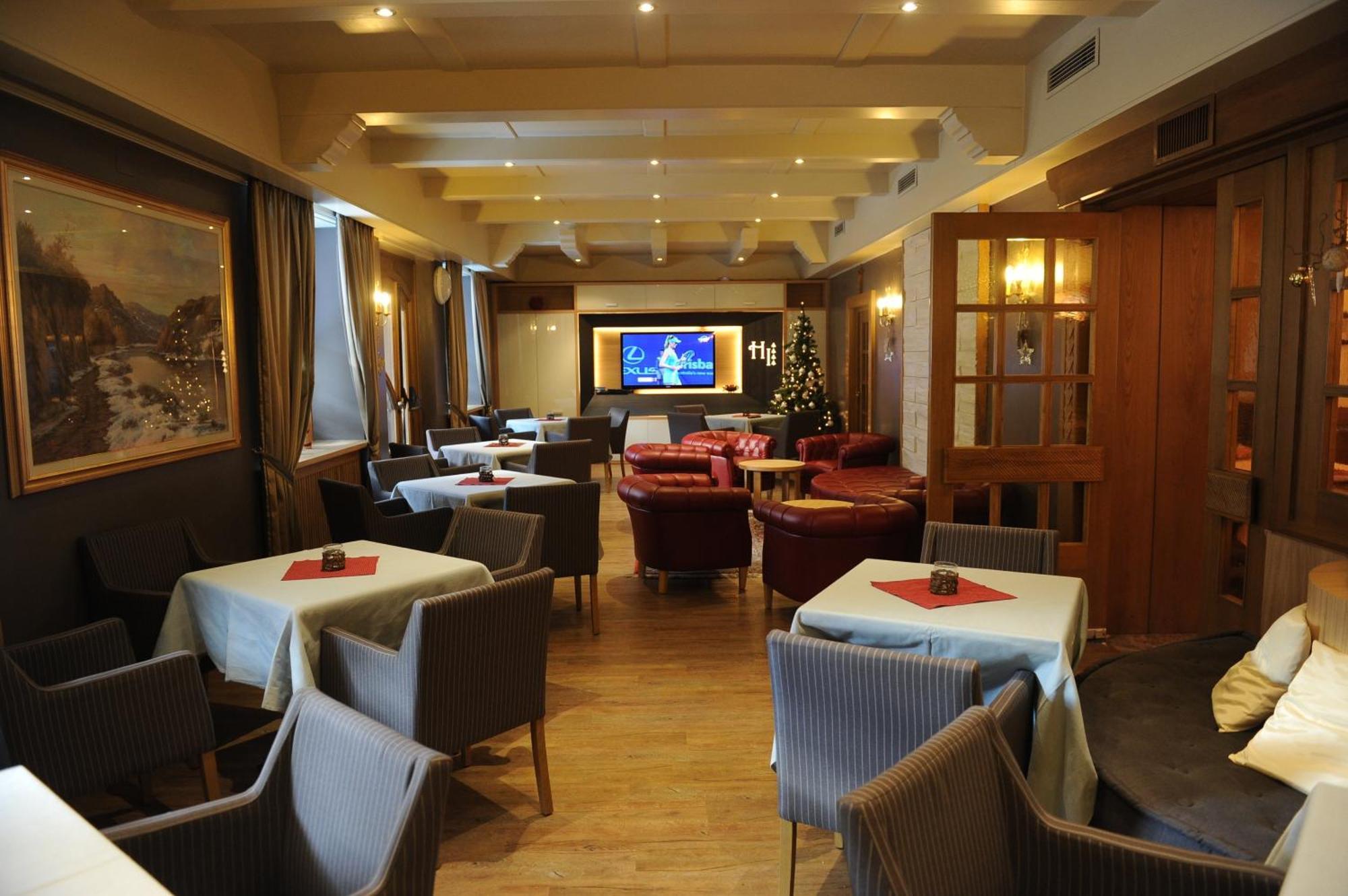 Hotel Italia Castello-Molina di Fiemme Εξωτερικό φωτογραφία